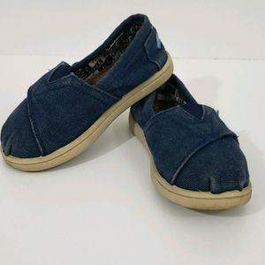 Tom's blue Toddler 7